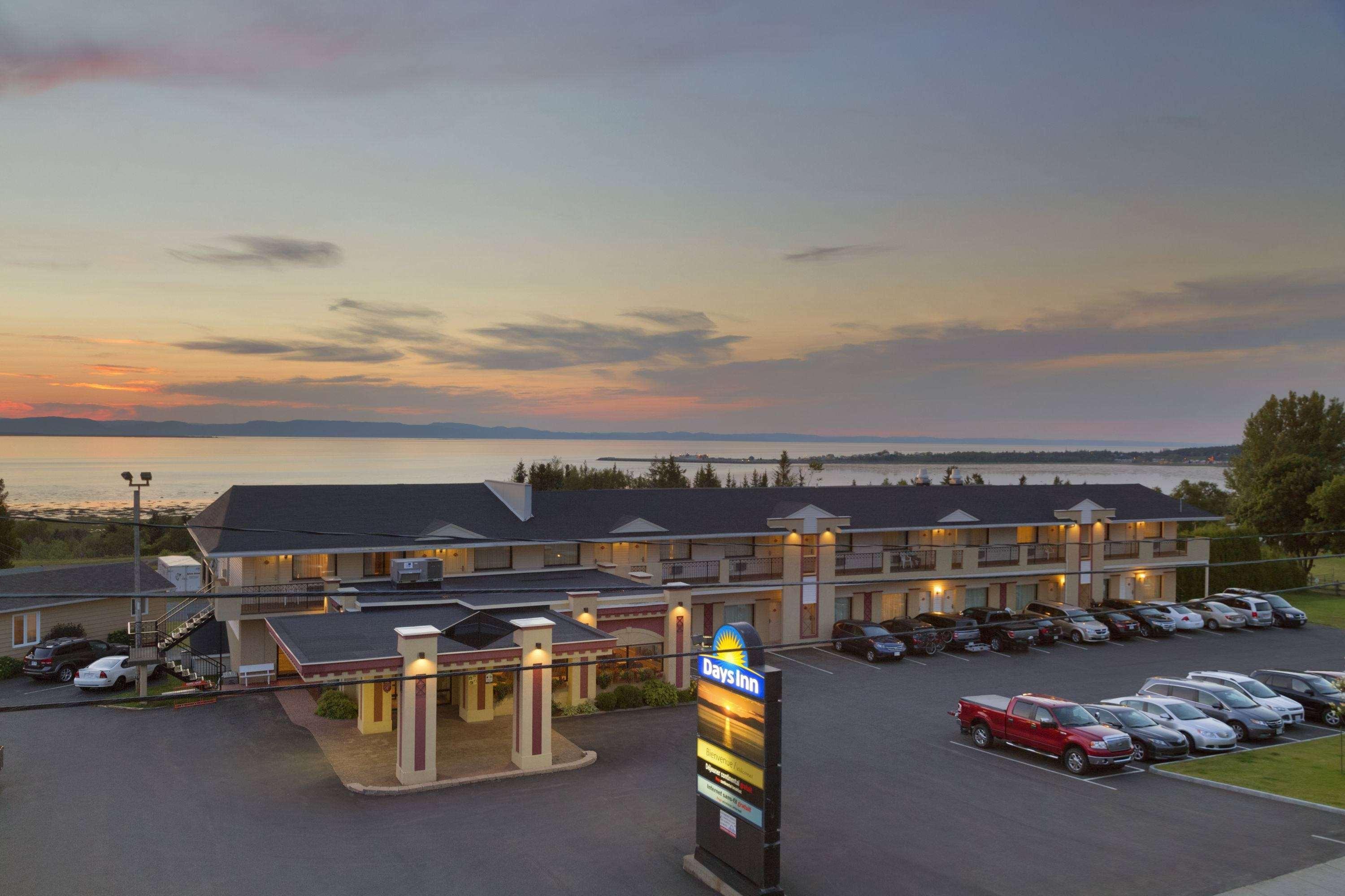 Days Inn By Wyndham Рив'єр-дю-Лу Екстер'єр фото